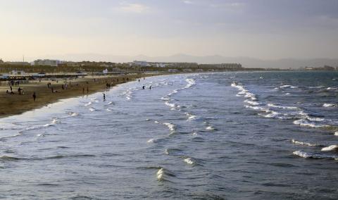 La brisa marina se ralentiza, perdiendo parte de su capacidad de aliviar el calor en ciudades como València.