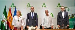 El consejero Ramón Fernández-Pacheco, en el acto de inauguración de las jornadas organizadas por la Asociación de Comunidades de Regantes de Andalucía (Feragua), en Sevilla. Foto noticia
