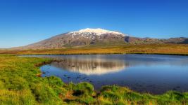 El volcán Snæfellsjökull (Islandia) es el punto de entrada de los protagonistas hacia las entrañas de nuestro planeta en la novela ‘Viaje al centro de la Tierra’. / Axel Kristinsson-Wikimedia