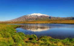 El volcán Snæfellsjökull (Islandia) es el punto de entrada de los protagonistas hacia las entrañas de nuestro planeta en la novela ‘Viaje al centro de la Tierra’. / Axel Kristinsson-Wikimedia