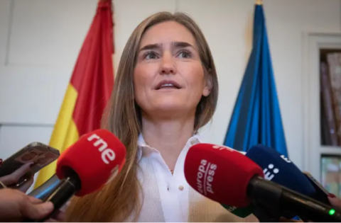 La vicepresidenta del Gobierno y ministra para la Transición Ecológica y el Reto Demográfico, Sara Aagesen, ofrece declaraciones a los medios, en la sede del Ministerio