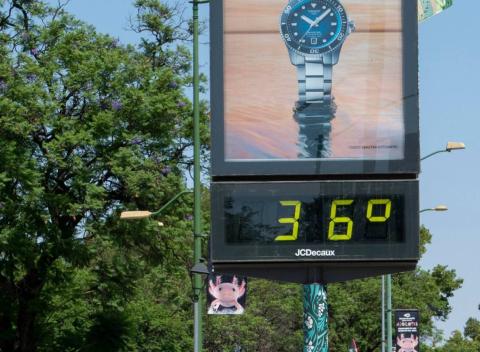 Un termómetro que marca 36 grados en Sevilla.